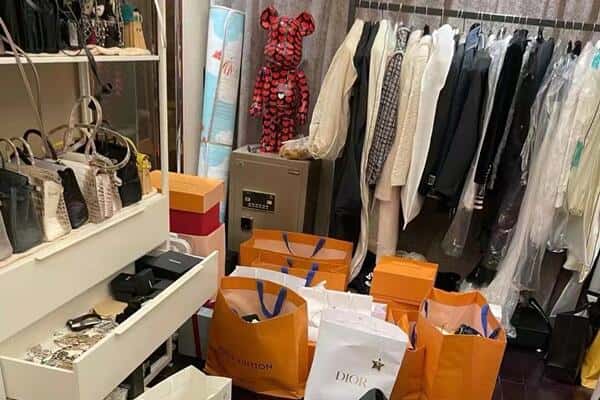 德州回收一线品牌衣服.jpg